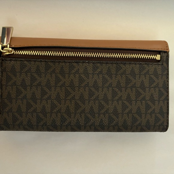 EUC Michael Kors Jet Set Charm Monogram Large Tri Fold Wallet Brown/Acorn - Picture 5 of 9